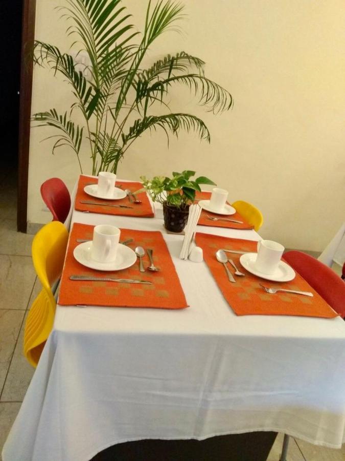 The Neem Bed and Breakfast New Delhi Exteriör bild